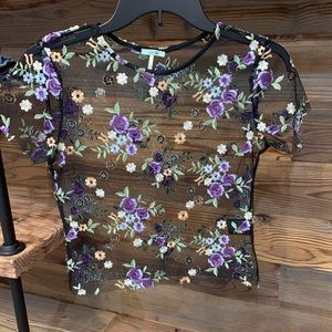 Delicate lace embroidered crop top